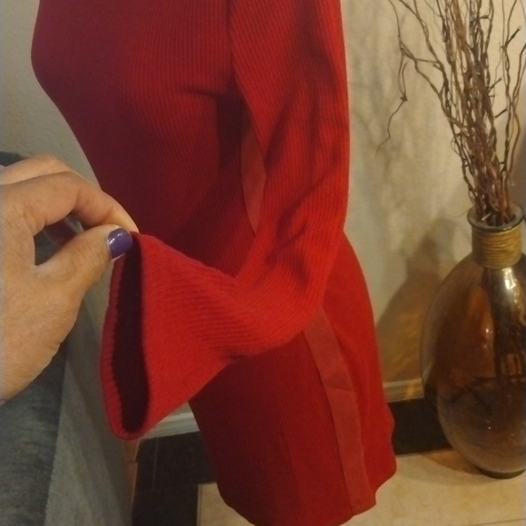 Blue Collection Red Dress Very Cute Long Sleeve fitted Style. - Picture 4 of 12